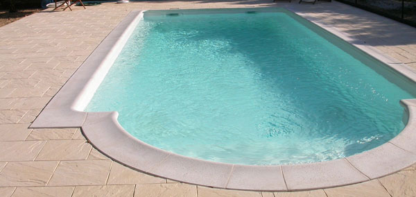 Création piscine béton à Blaison-Gohier