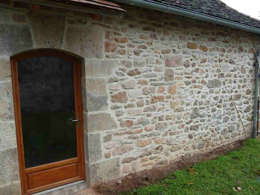 Joint à la chaux, façade en pierre La Fosse-de-Tigné