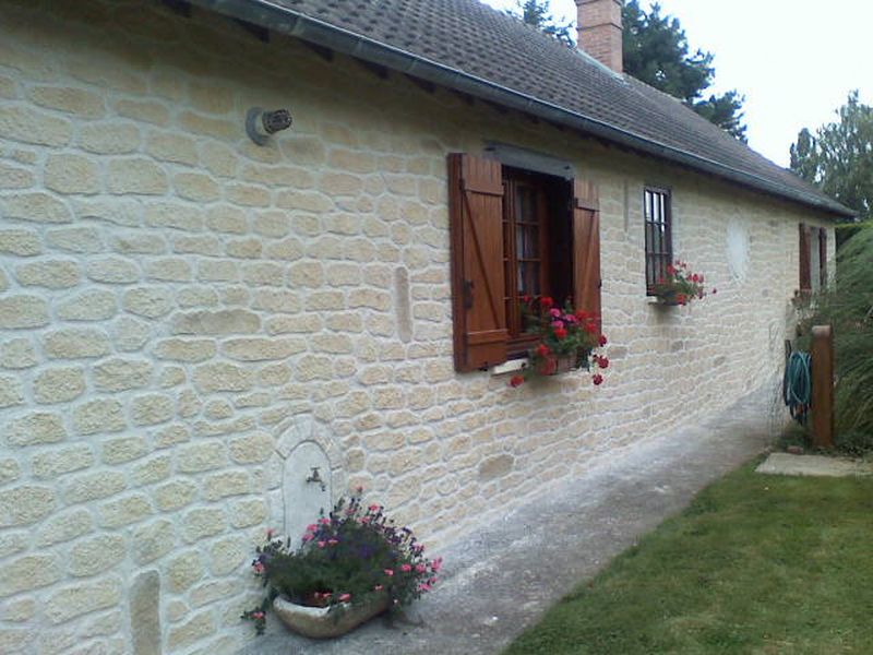 Joint à la chaux, façade en pierre à Blaison-Gohier